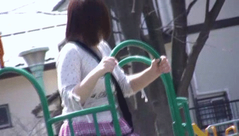 【合法ロリGIF】今の日本、どこに危険が潜んでるかわからない!公園で遊ぶ小学生を拉致レイプwwww その1