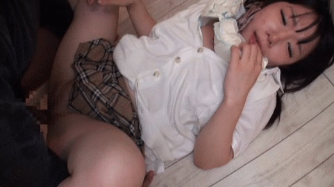 【合法ロリGIF】規制必須ｗｗ尾行に気付かない女子高生…ストーカー中出しレイプの手口がヤバ過ぎるｗｗｗ その20