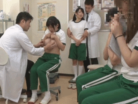 女子校の身体測定で乳首をいじくり回される映像が流出…同級生の前でイキ狂う痙攣アクメGIF画像